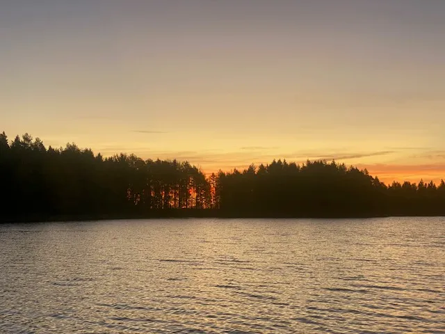 Auringonlasku Suvasvedellä